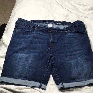 Ava Viv (Target) Bermuda short